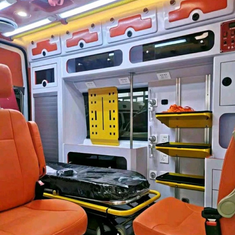 东河镇长途救护车护送病人租赁价格